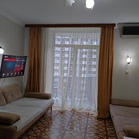 Apartment On Sherif Khimshiashvili Street 15B Batumi Exterior photo
