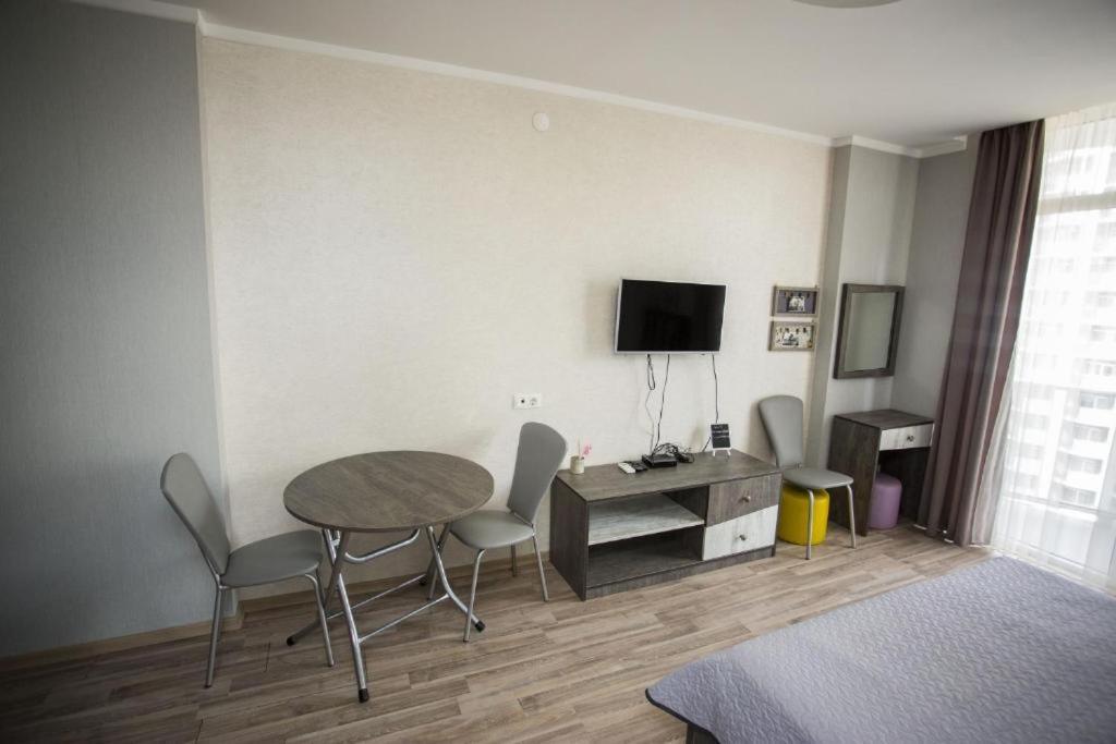 Apartment On Sherif Khimshiashvili Street 15B Batumi Exterior photo
