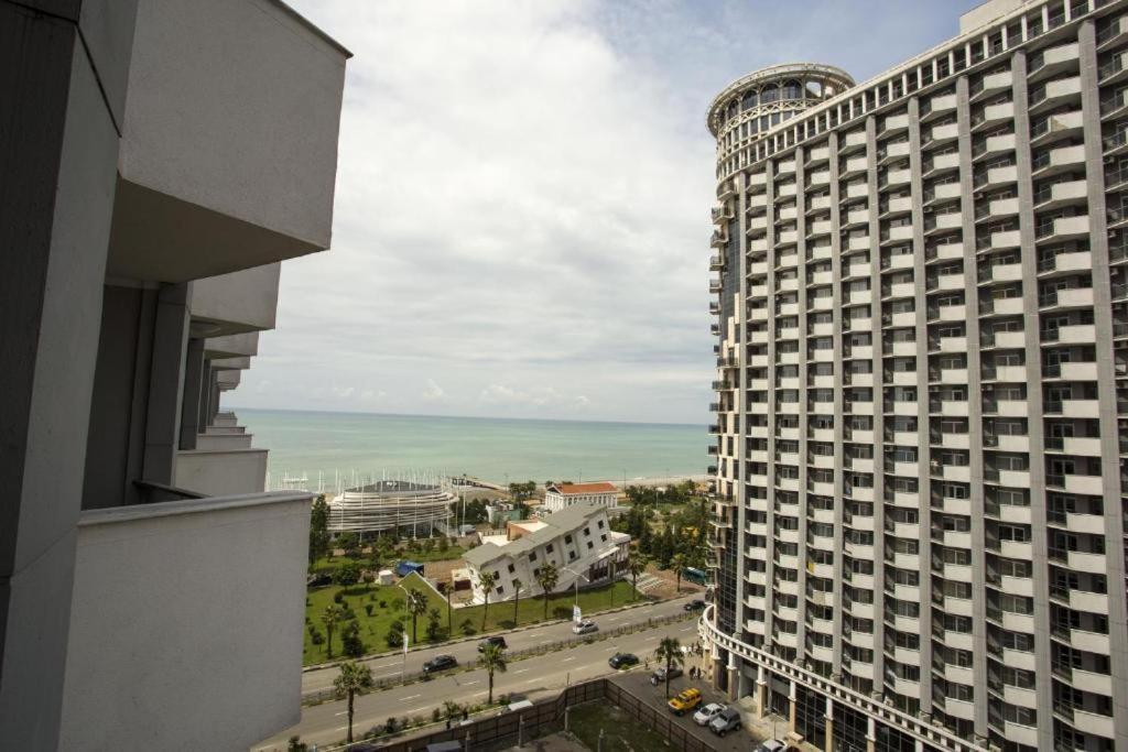 Apartment On Sherif Khimshiashvili Street 15B Batumi Exterior photo