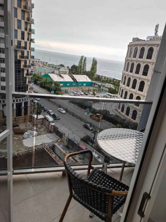 Apartment On Sherif Khimshiashvili Street 15B Batumi Exterior photo