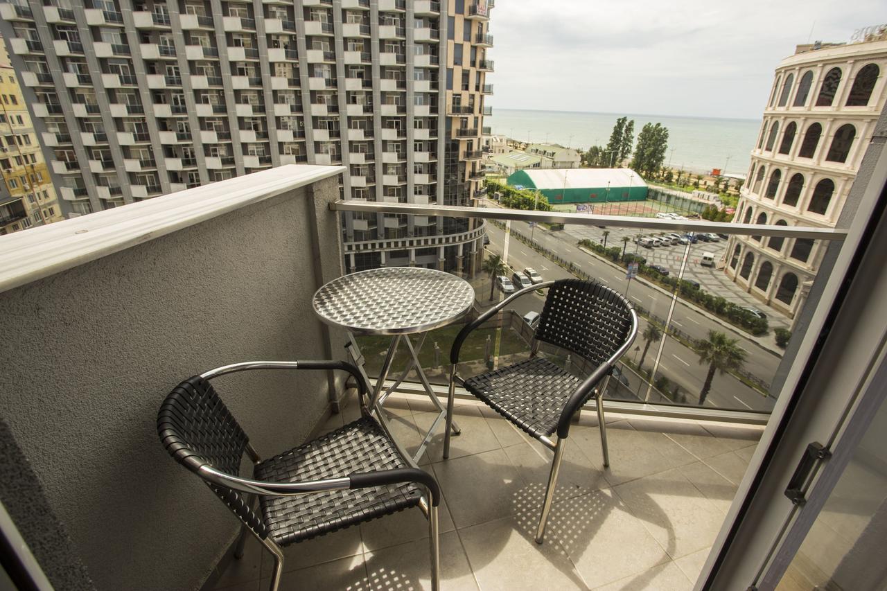 Apartment On Sherif Khimshiashvili Street 15B Batumi Exterior photo