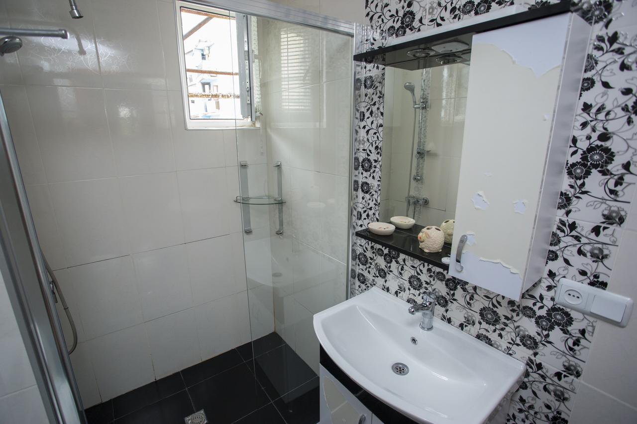 Apartment On Sherif Khimshiashvili Street 15B Batumi Exterior photo