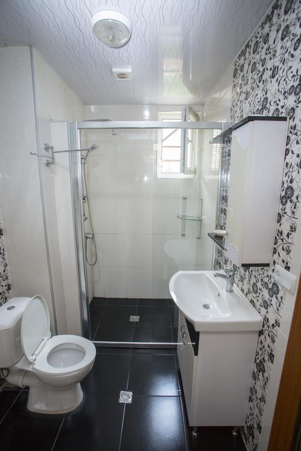 Apartment On Sherif Khimshiashvili Street 15B Batumi Exterior photo